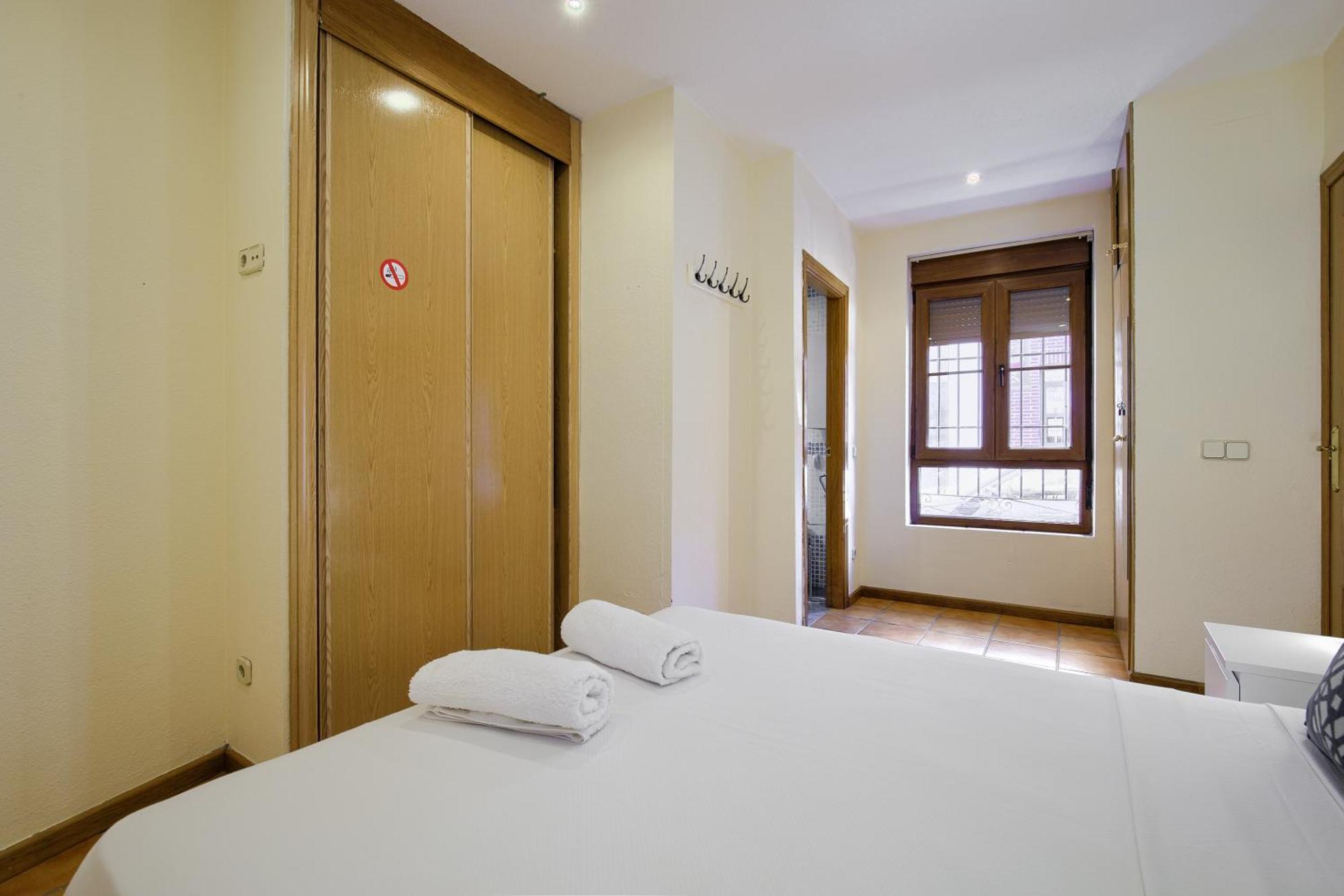 Casona 44 - Apartamento Para 2 Con Wifi, Ac Y Patio Exterior الكالا ذي إِناريس المظهر الخارجي الصورة